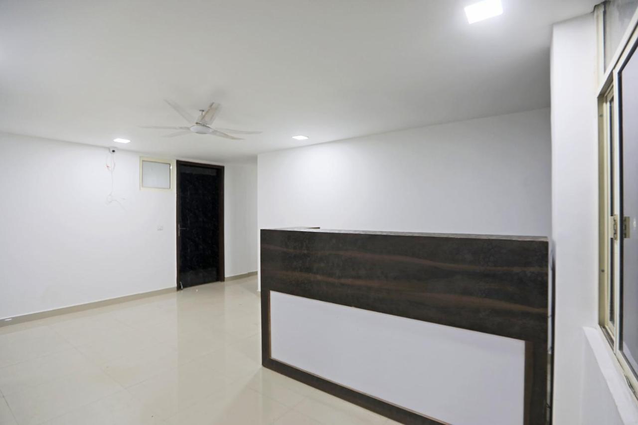 Townhouse South Lawn Otel Yeni Delhi Dış mekan fotoğraf