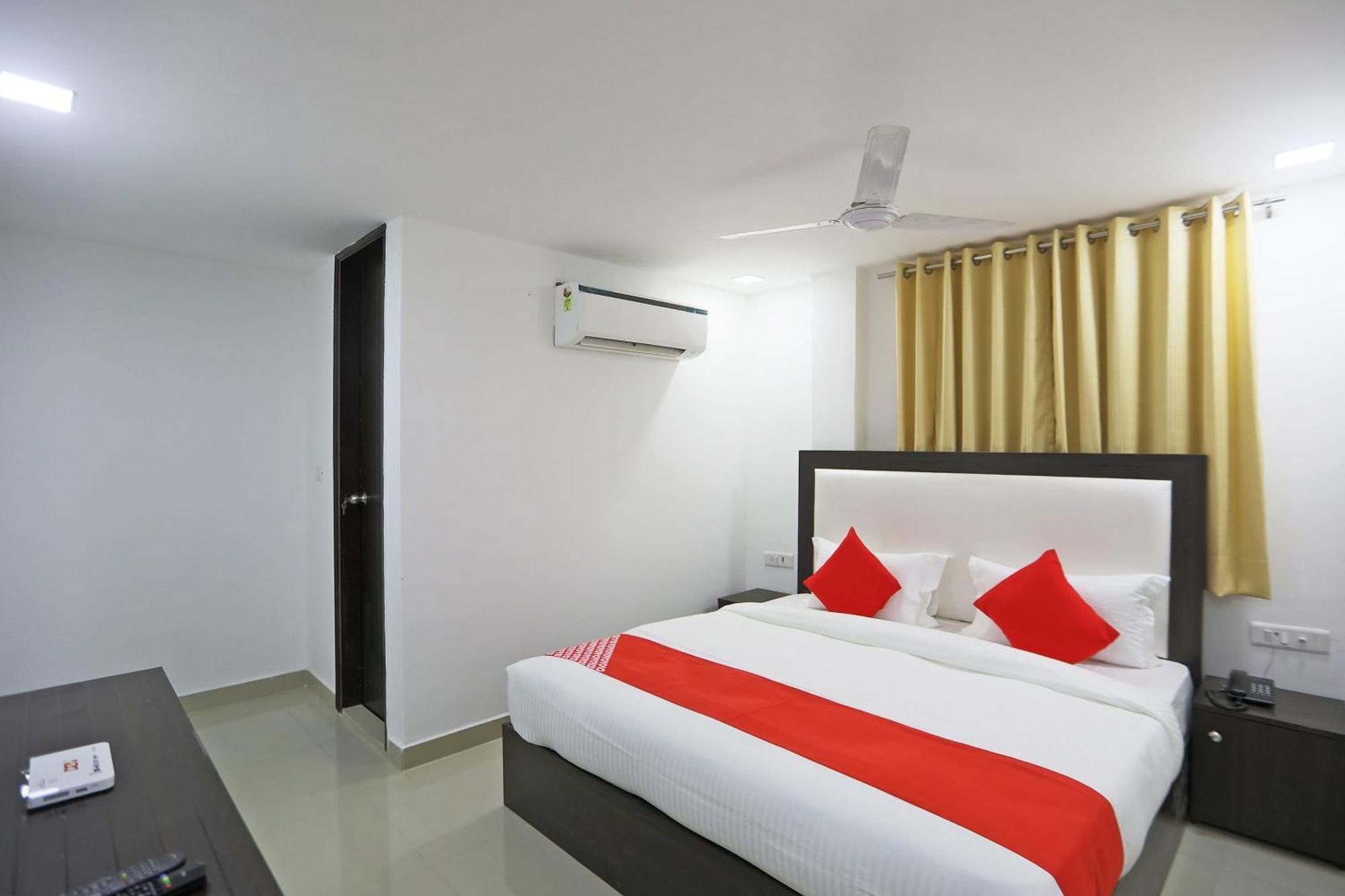 Townhouse South Lawn Otel Yeni Delhi Dış mekan fotoğraf