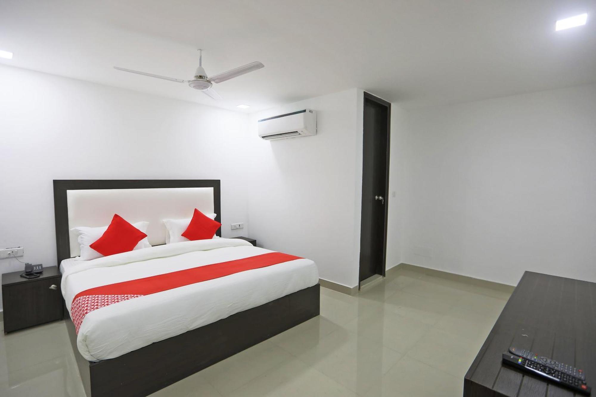 Townhouse South Lawn Otel Yeni Delhi Dış mekan fotoğraf