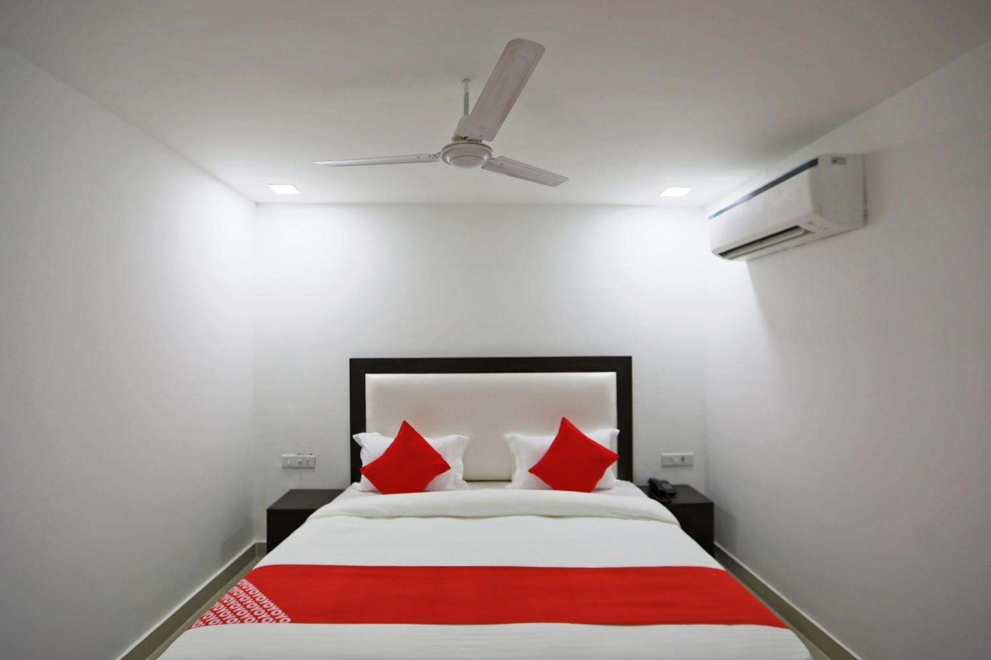 Townhouse South Lawn Otel Yeni Delhi Dış mekan fotoğraf