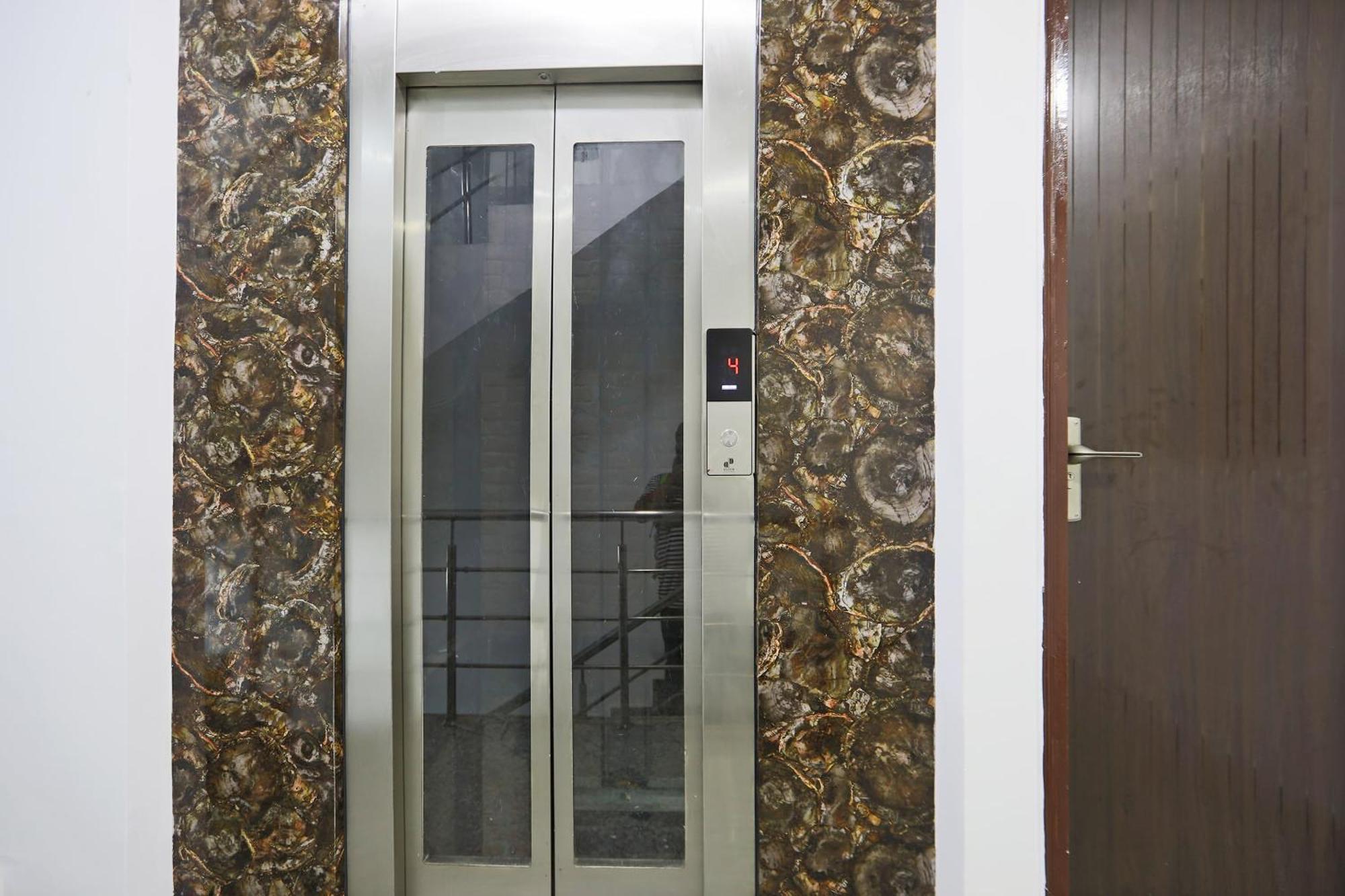 Townhouse South Lawn Otel Yeni Delhi Dış mekan fotoğraf